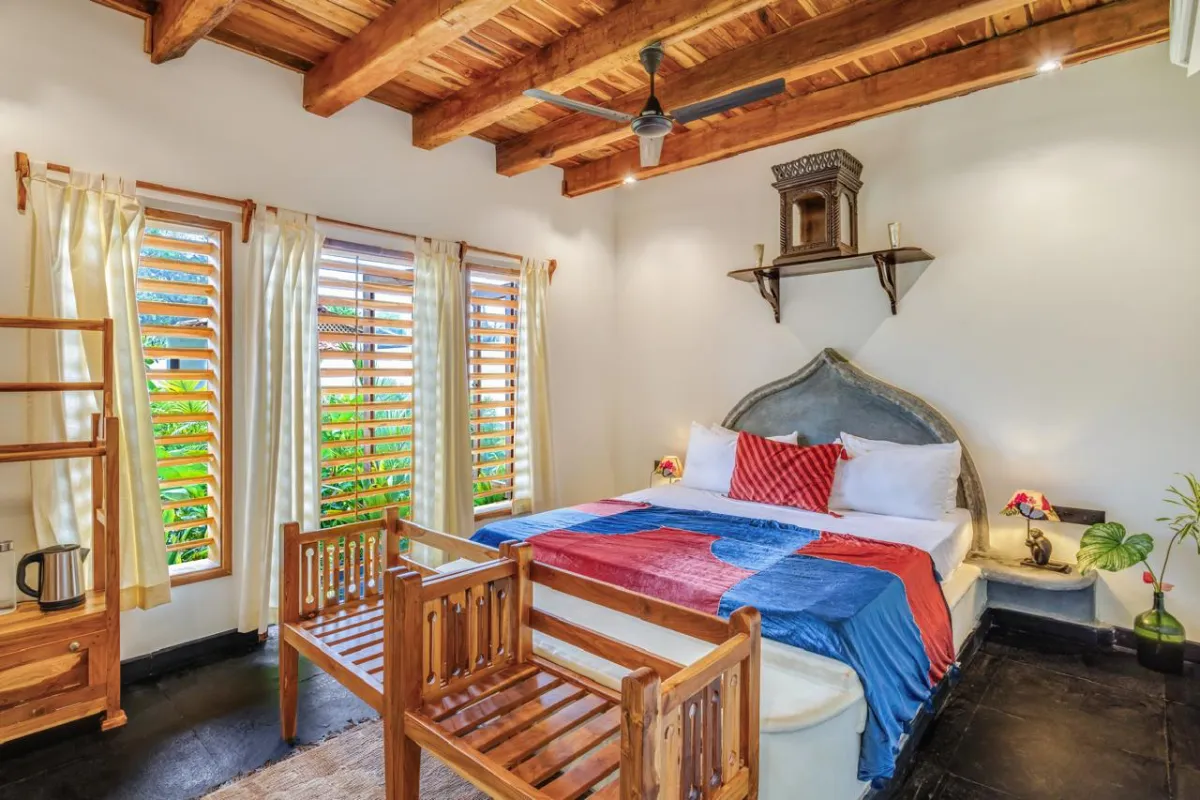 The-Morjim-beach-home-by-Viilaversegoa-1-52-1